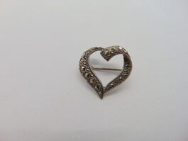 Brosa inima din argint cu marcasite