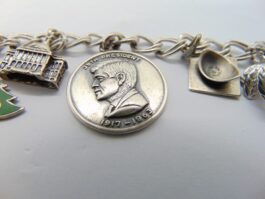 Bratara din argint cu charm uri