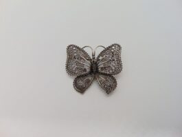 Brosa fluture din argint filigran