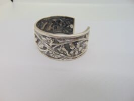 Bratara lata din argint model floral