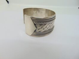 Bratara lata, lucrata manual din argint