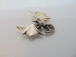 Brosa dragon din argint