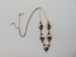 Colier din argint cu granate