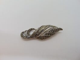 Brosa din argint cu marcasite