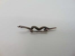 Brosa sarpe din argint cu marcasite