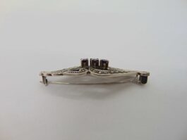 Brosa din argint cu marcasite si ametist