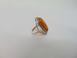 Inel din argint si chihlimbar