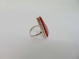 Inel din argint si coral