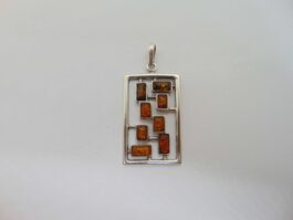 Pandantiv din argint si chihlimbar