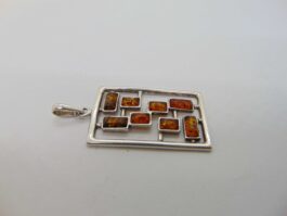 Pandantiv din argint si chihlimbar