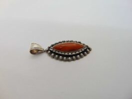 Pandantiv din argint si chihlimbar